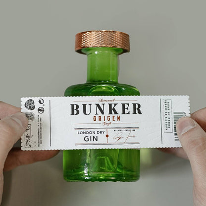 Colocación etiqueta botella Bunker origen 20cl.